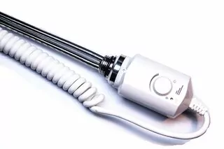 Biely kúpeľňový radiátorový ohrievač 600 W BIELY